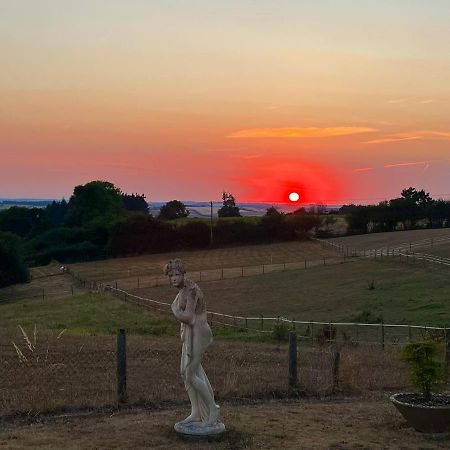 Byre - Farm Cottage On 9 Acre Equestrian Small Holding Salisbury Extérieur photo