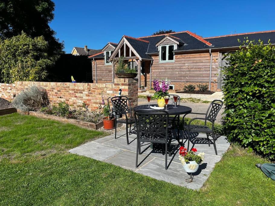 Byre - Farm Cottage On 9 Acre Equestrian Small Holding Salisbury Extérieur photo
