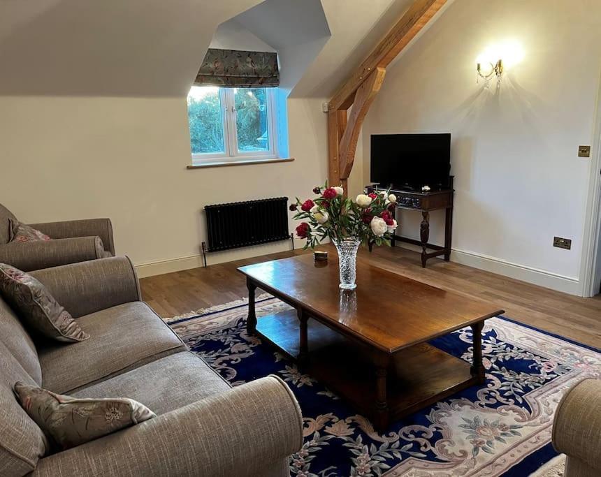 Byre - Farm Cottage On 9 Acre Equestrian Small Holding Salisbury Extérieur photo