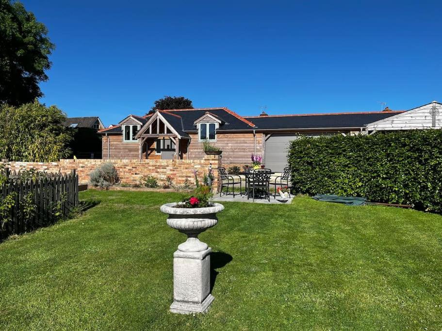 Byre - Farm Cottage On 9 Acre Equestrian Small Holding Salisbury Extérieur photo