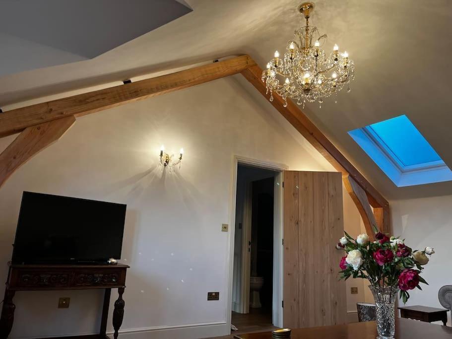 Byre - Farm Cottage On 9 Acre Equestrian Small Holding Salisbury Extérieur photo